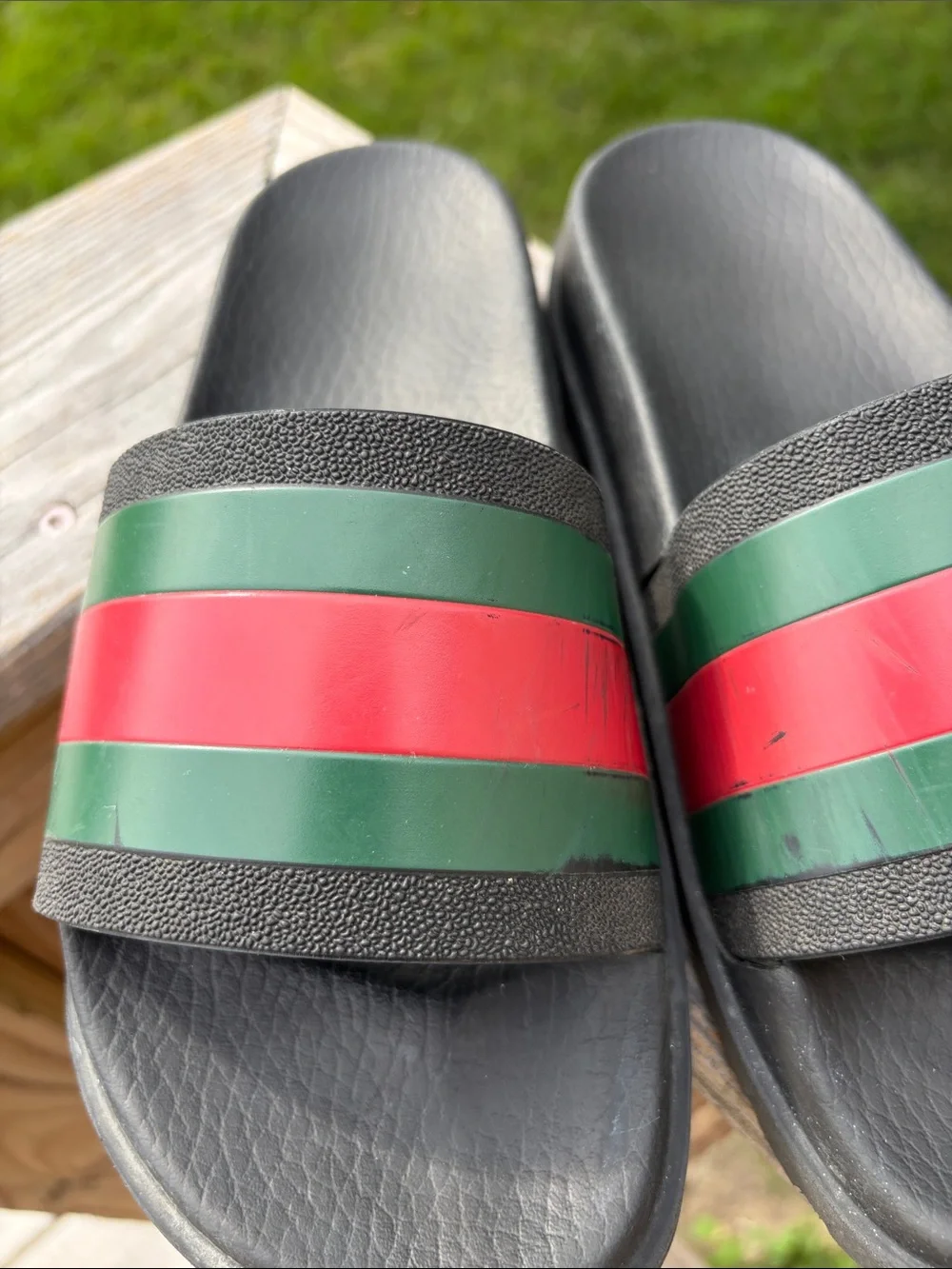 Gucci Black Slide Sandals with Green and Red Stripe size 5 boys.